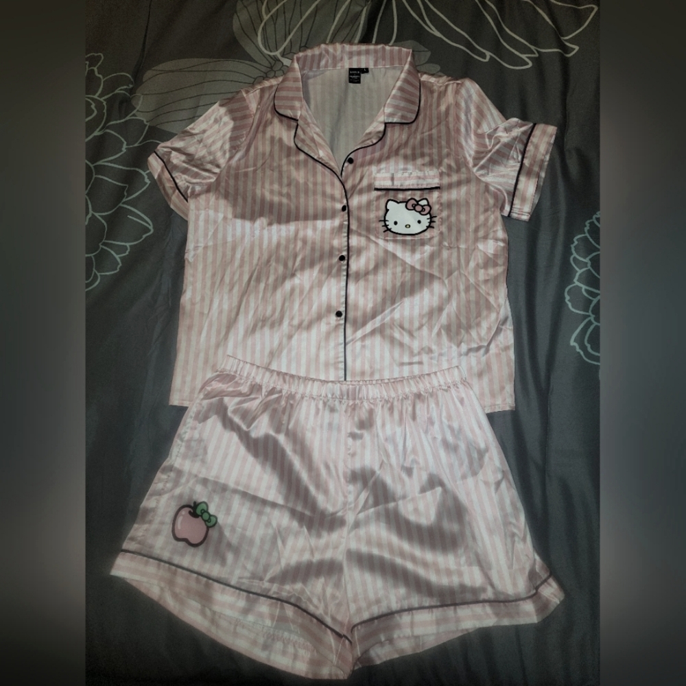 Hello Kitty Pajama Set L. Pink